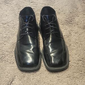 Kenneth Cole reaction size 8 men's dress shoes
